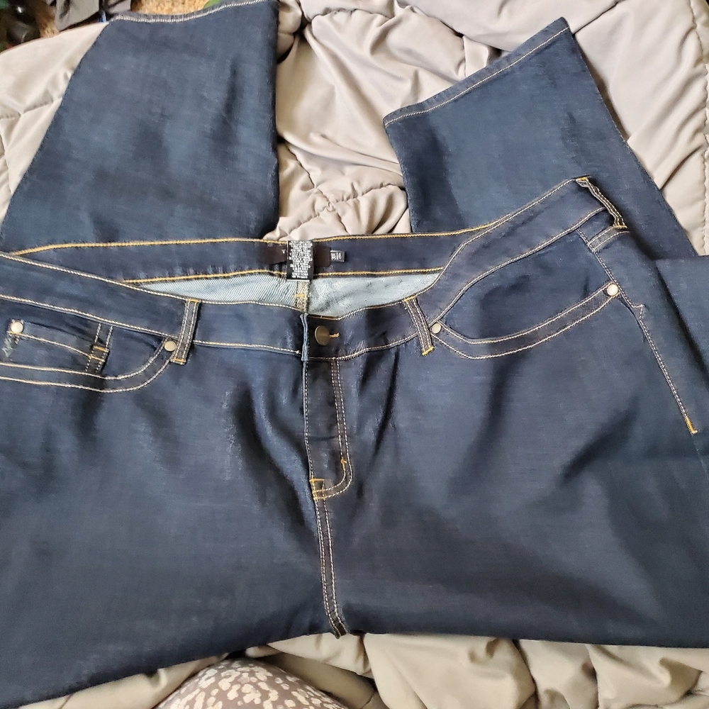 Torrid dark washed jeans size 30T